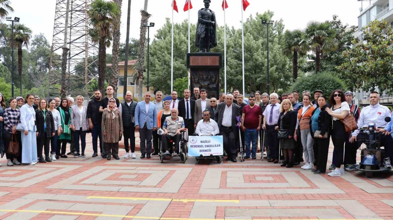 Başkan Özcan engellileri yalnız bırakmadı