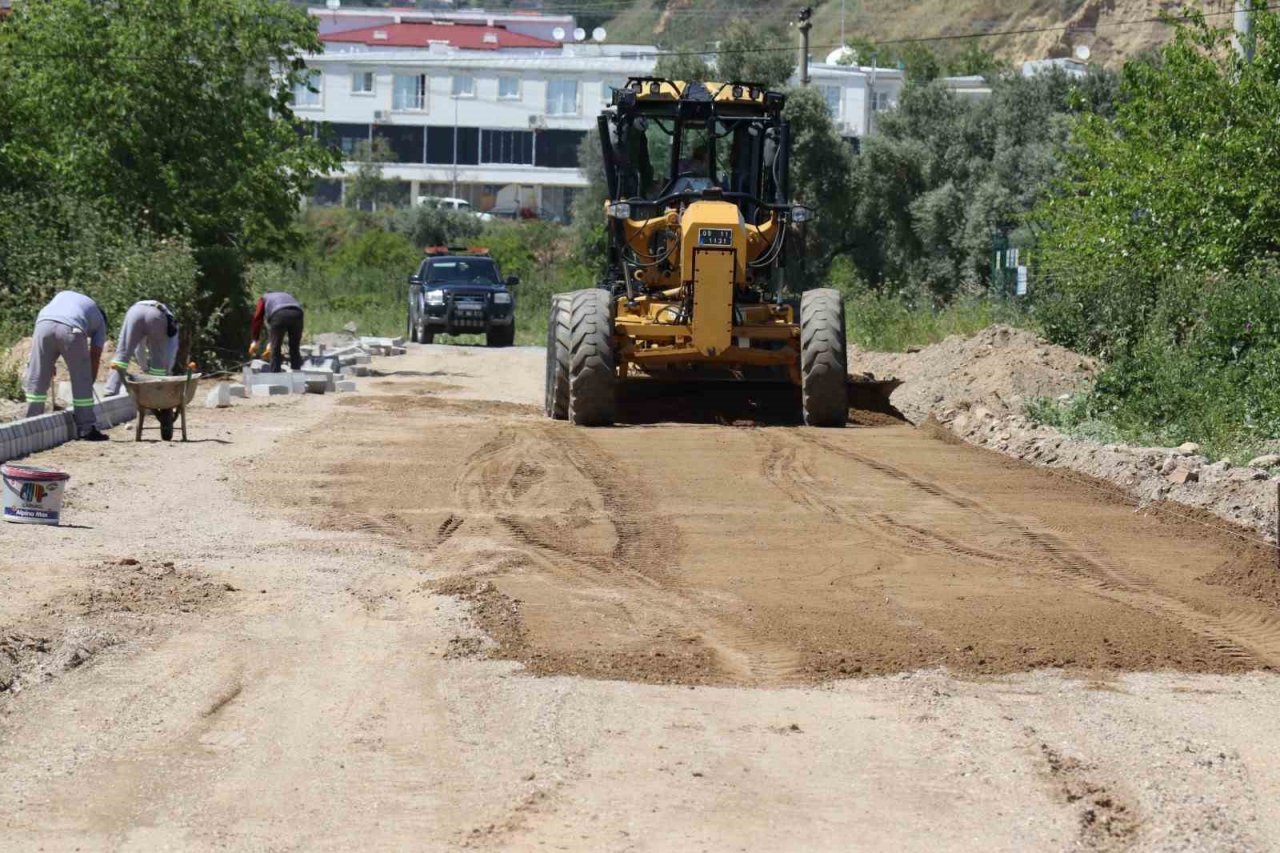 Nazilli Belediyesi İsabeyli’de yeni yollar açıyor