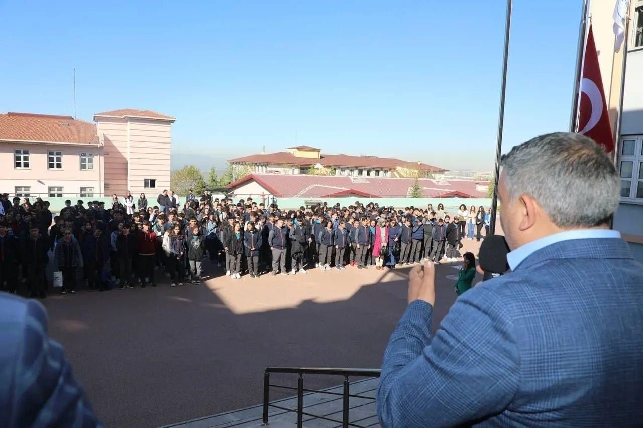 Başkan Şayir’den öğrencilere: "Ben sizin abinizim"