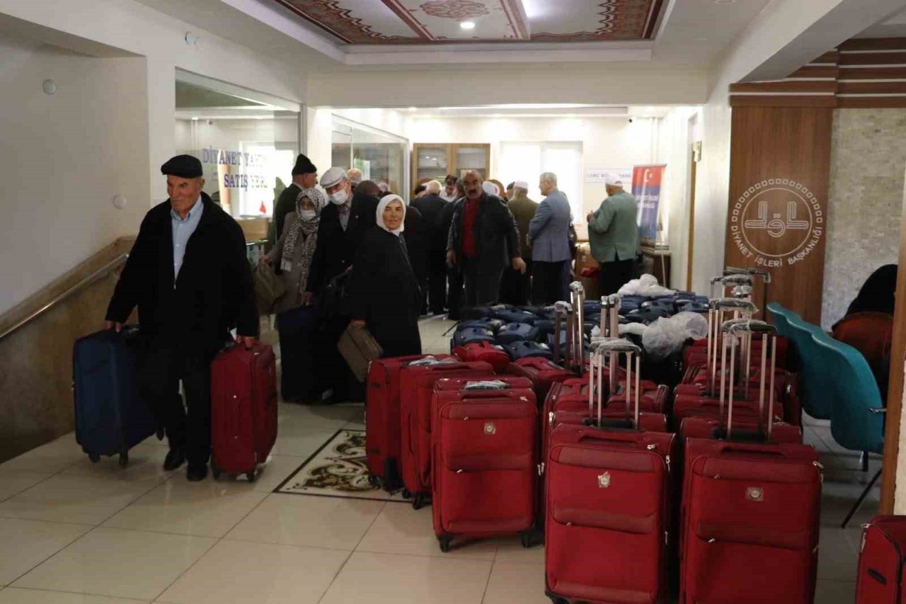 Sivas’ta hacı adaylarına eğitim semineri