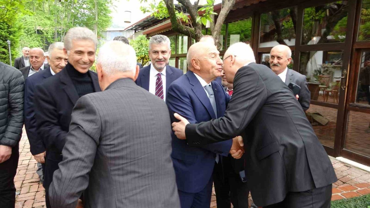 Nihat Özdemir: "Trabzonspor alnının akıyla şampiyonluğu kazandı"