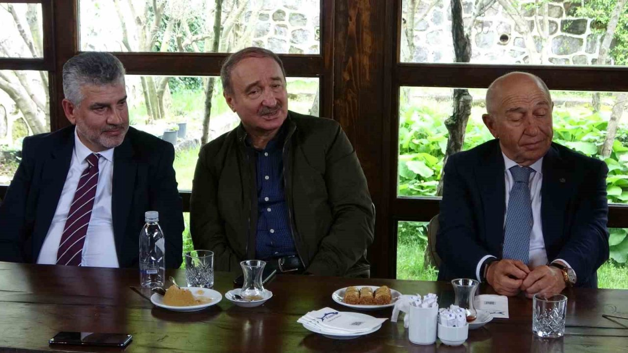 Nihat Özdemir: "Trabzonspor alnının akıyla şampiyonluğu kazandı"
