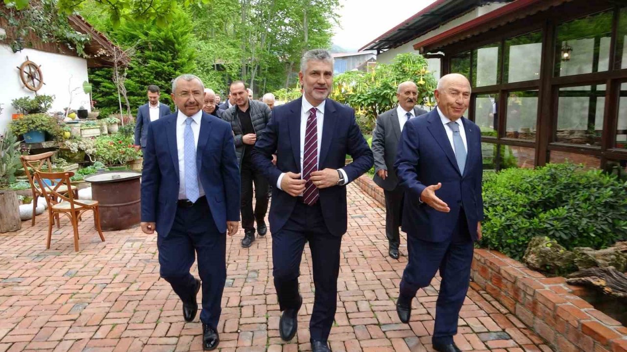 Nihat Özdemir: "Trabzonspor alnının akıyla şampiyonluğu kazandı"