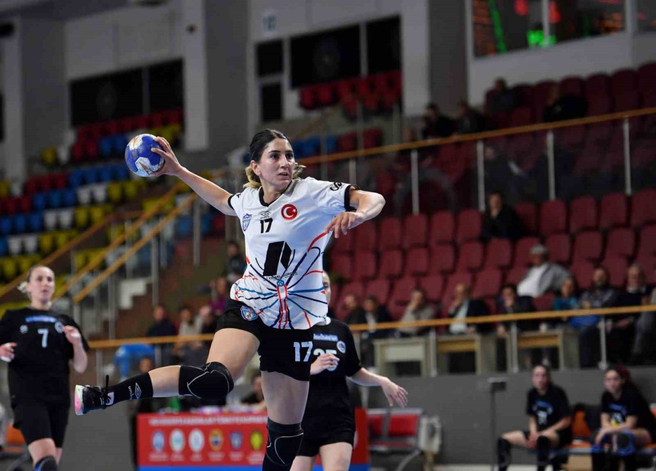 Konyaaltı Türkiye Kupası’nı da istiyor