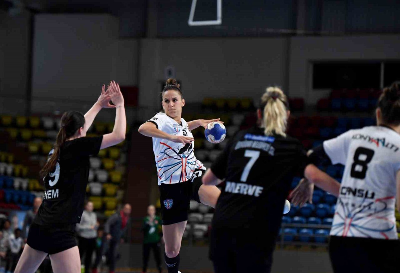 Konyaaltı Türkiye Kupası’nı da istiyor