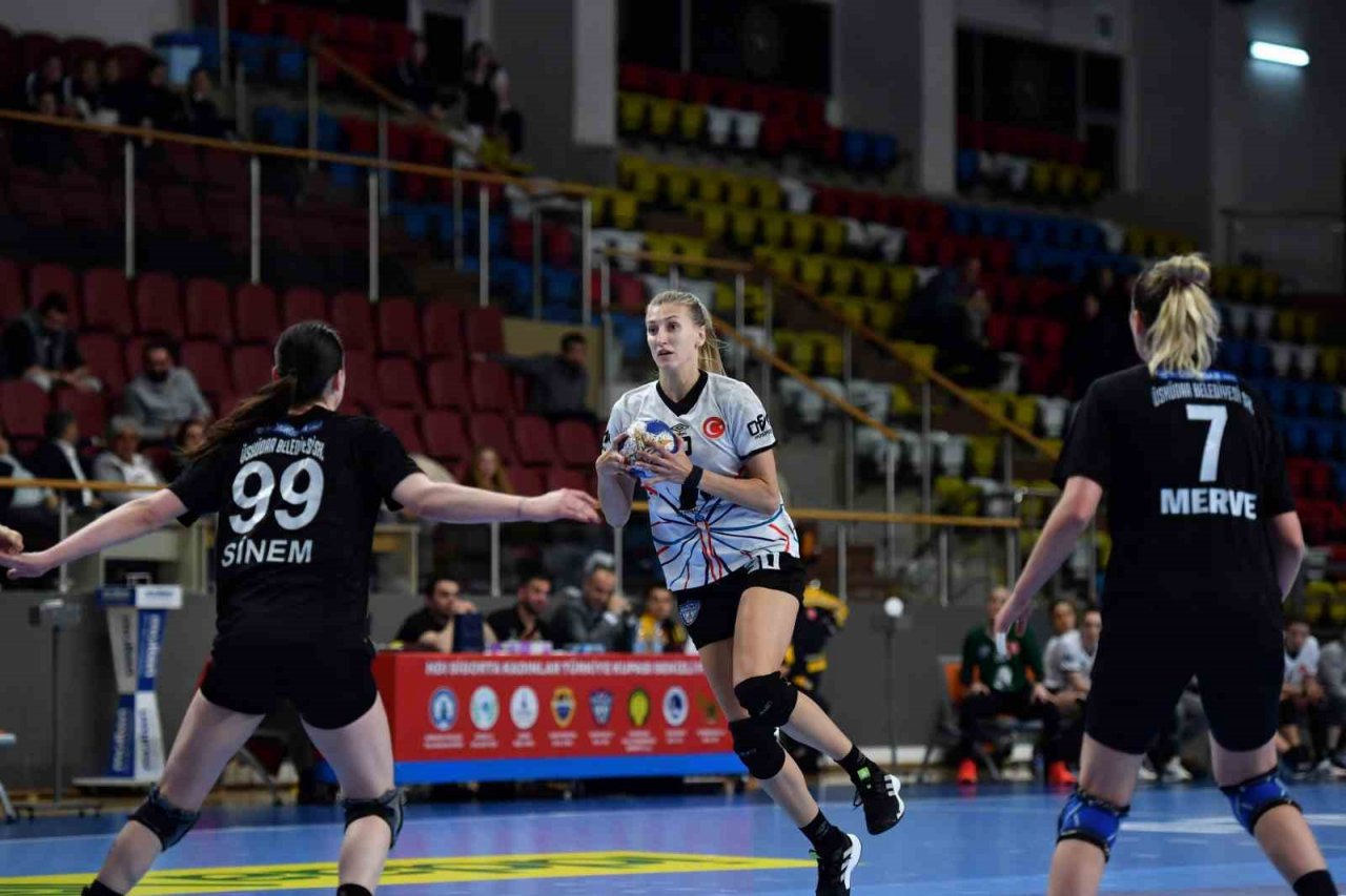 Konyaaltı Türkiye Kupası’nı da istiyor