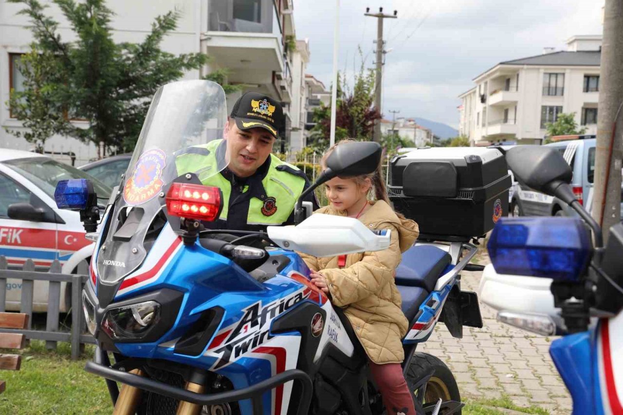 Yalova’da çocuklara güvenli trafik eğitimi