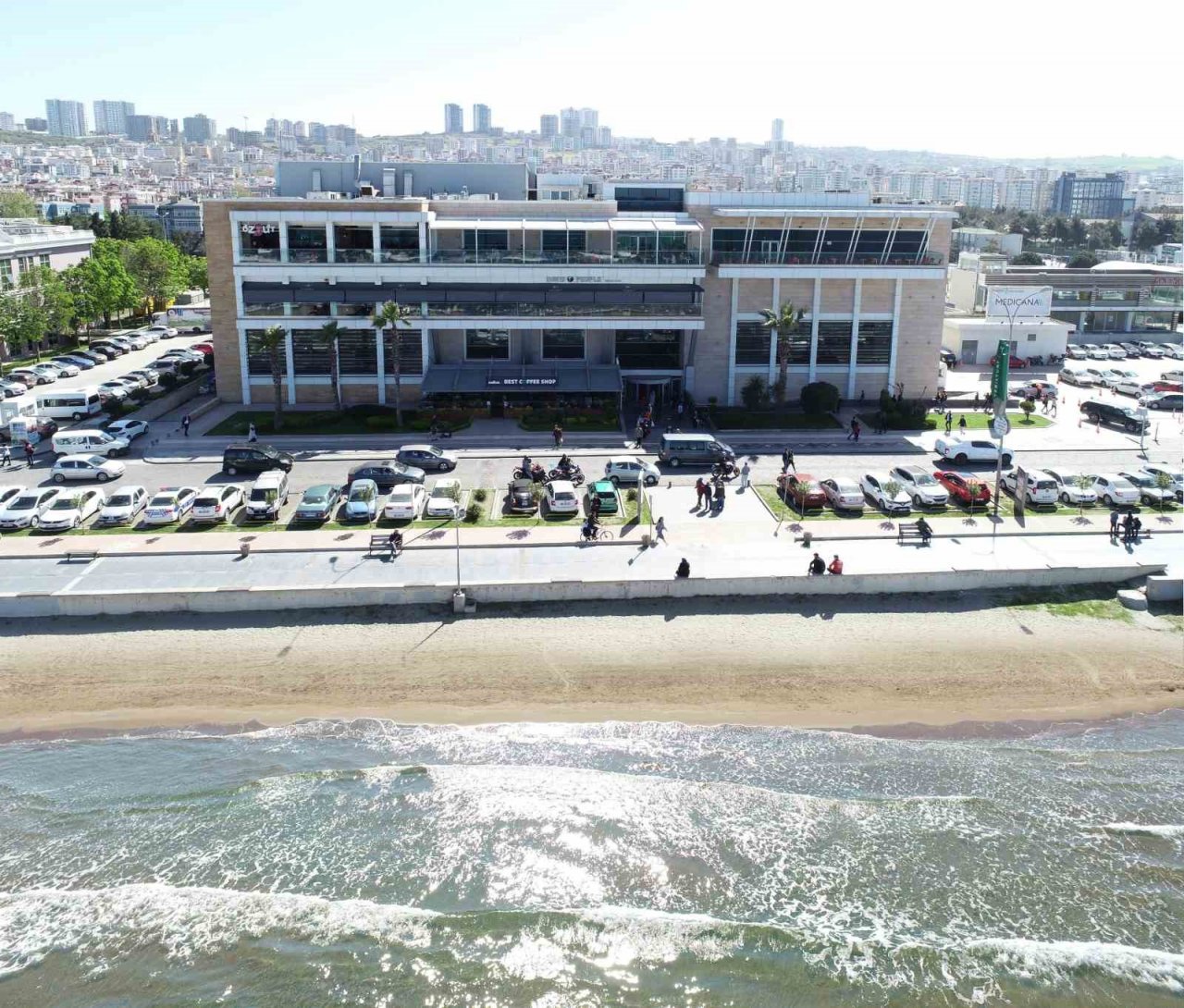 AVM’de ‘Anneler Günü’ne özel hediye