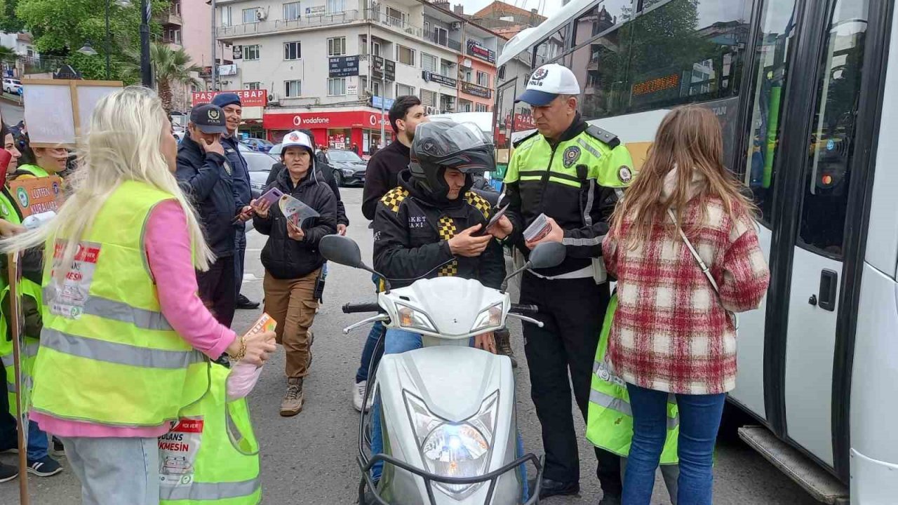 Trafik kurallarına dikkat çektiler