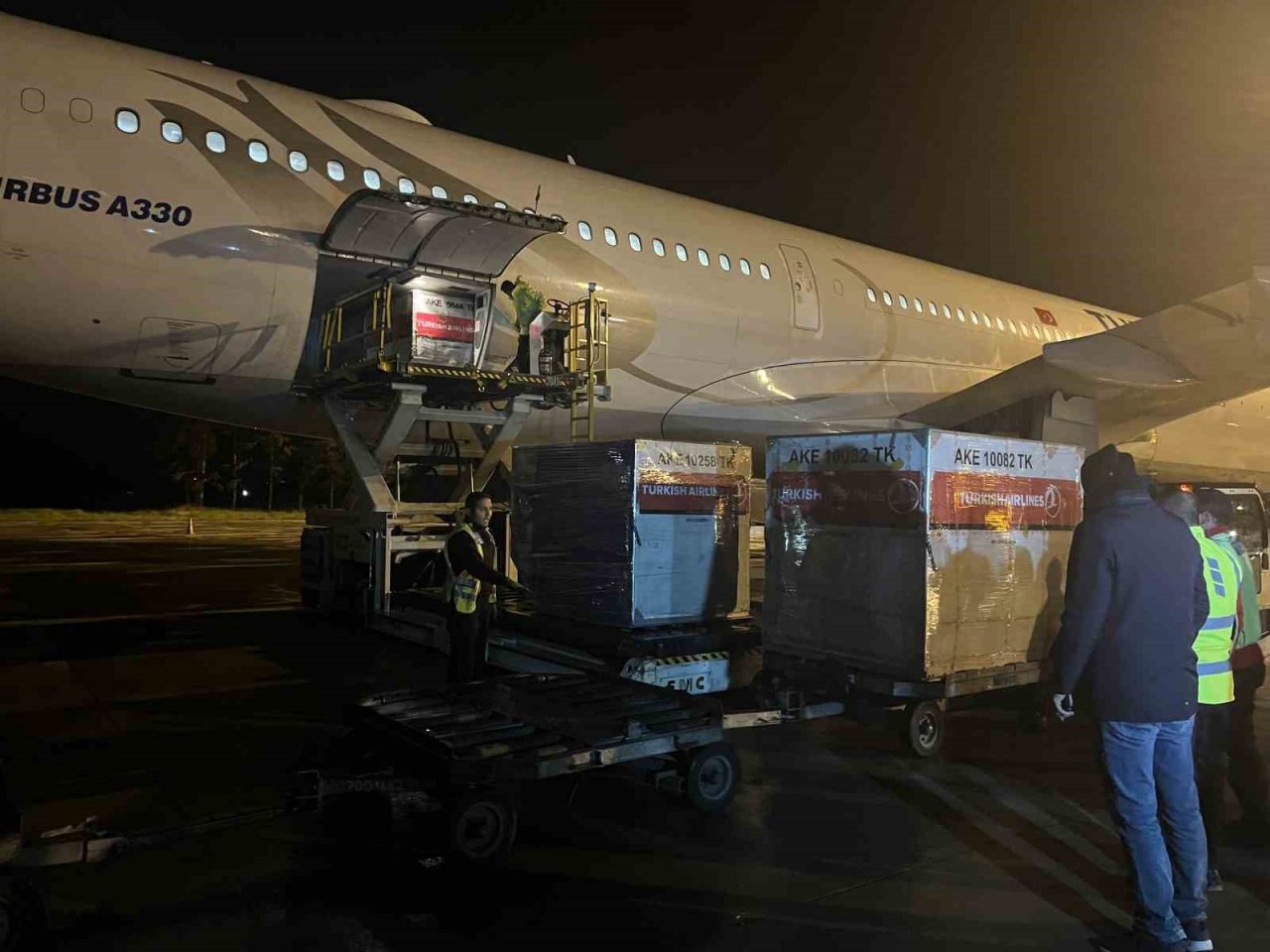 Yurt dışında kullanılan oylar Türkiye’ye getirilmeye başlandı