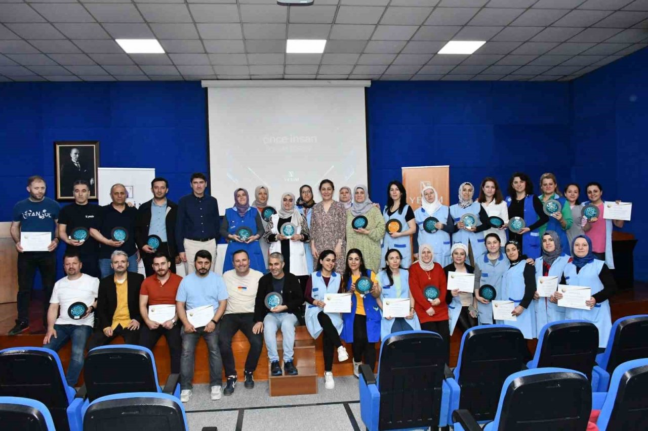 Yeşim’de kıdem ödülleri sahiplerini buldu