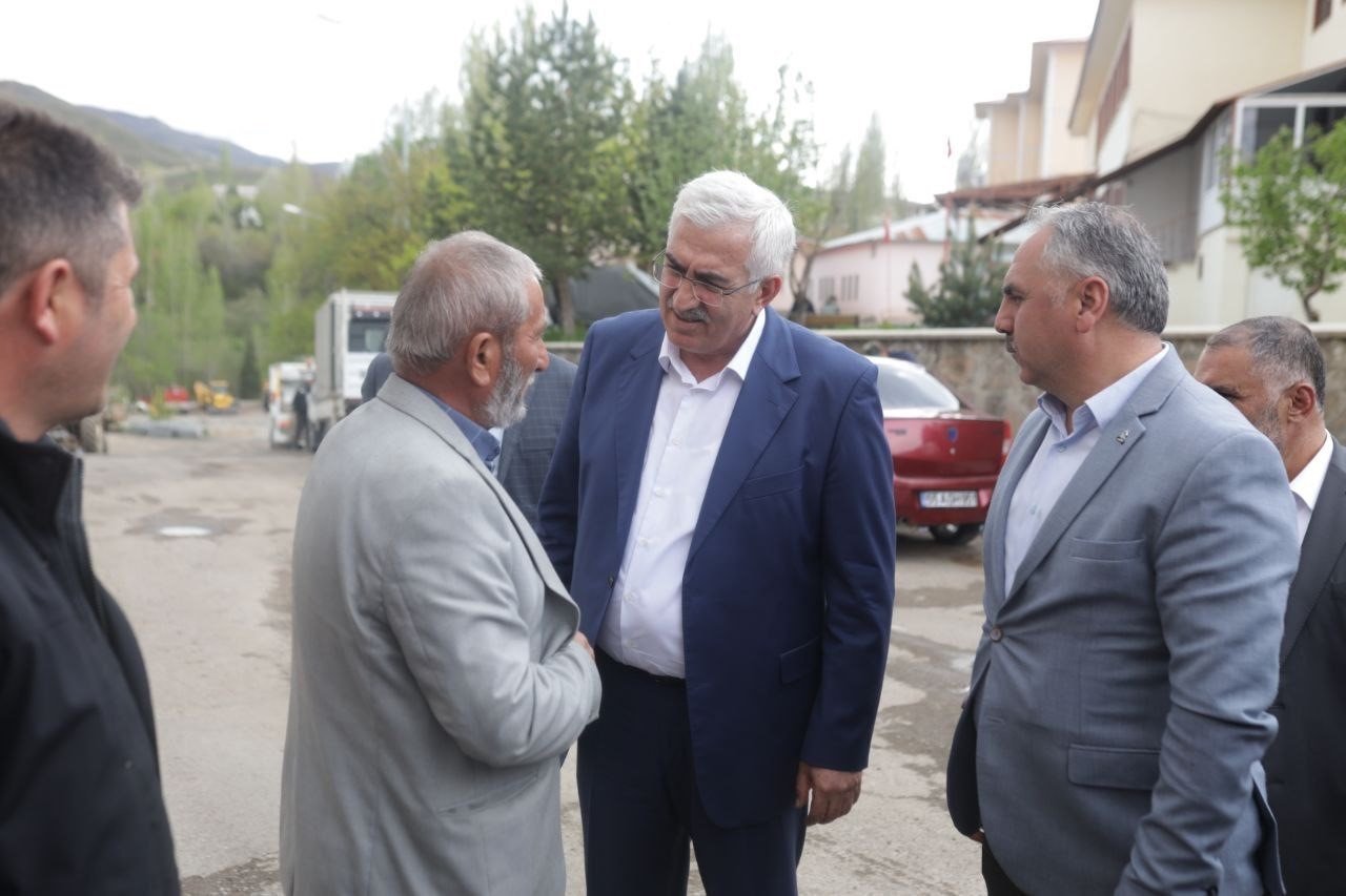 Öz’den AK Parti teşkilat mensuplarına teşekkür