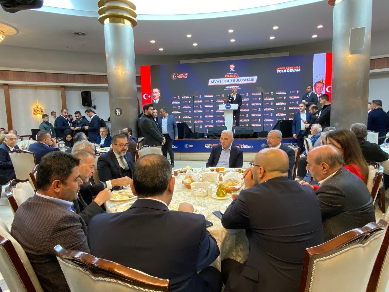 AK Parti İstanbul Milletvekili Adayı Erdem ve Eminmollaoğlu Ümraniye’de Sivaslılar ile buluştu