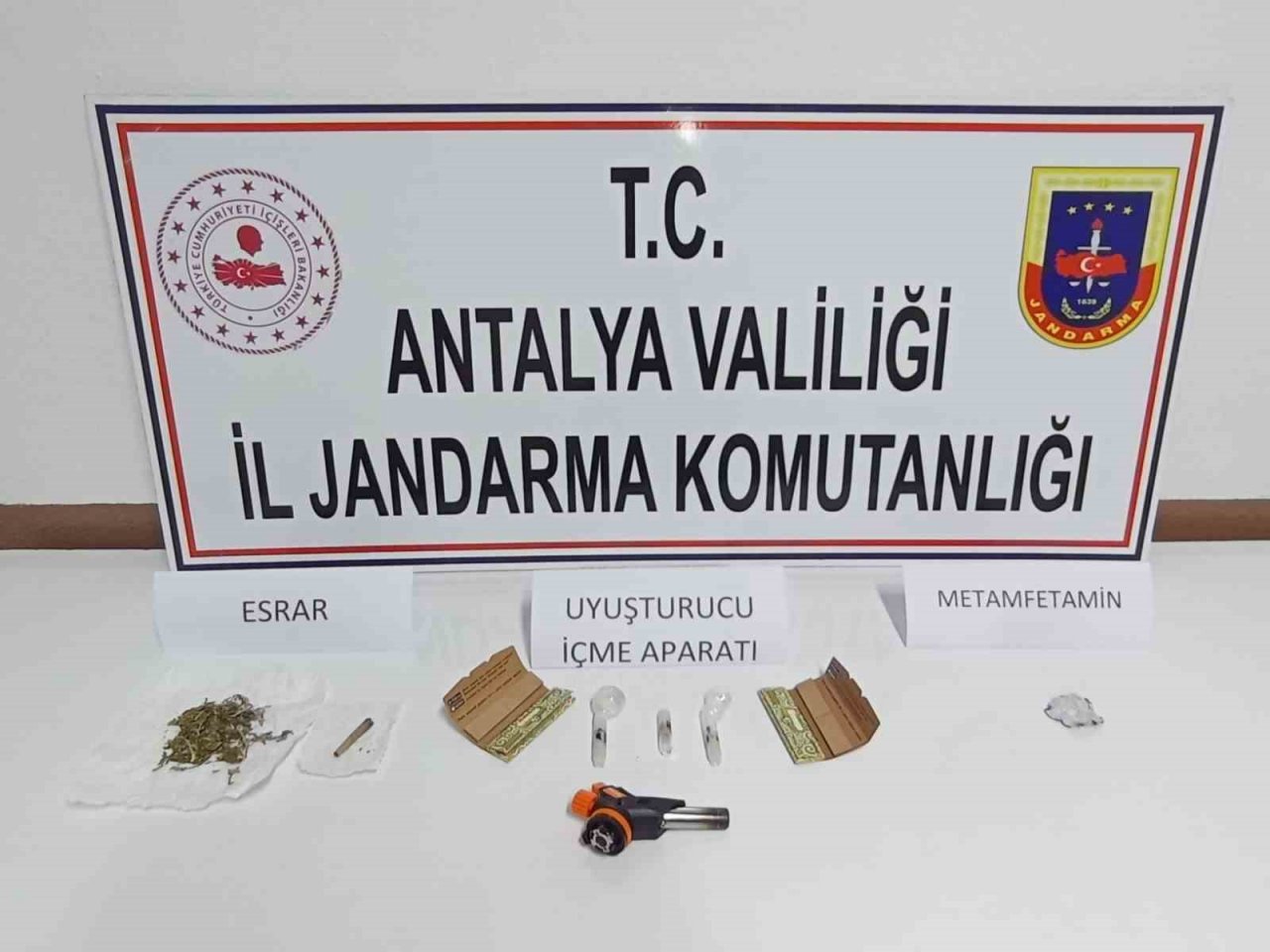 Antalya’da 92 kök hint keneviri ele geçirildi