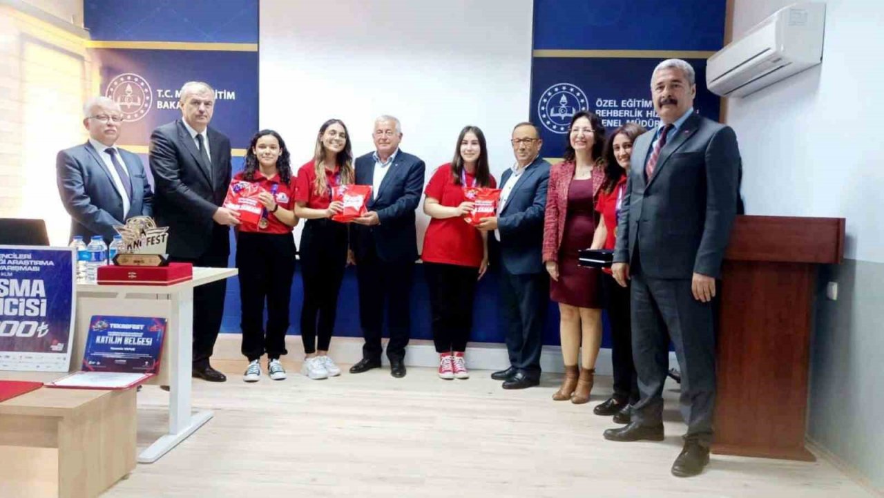 Aydın İl Milli Eğitim Müdürü Okumuş TEKNOFEST 2023 birincisi öğrencilerle buluştu