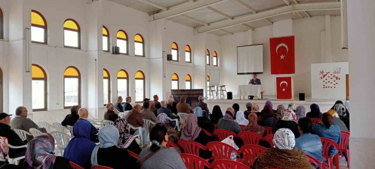 Aydın’da hac eğitim seminerleri devam ediyor