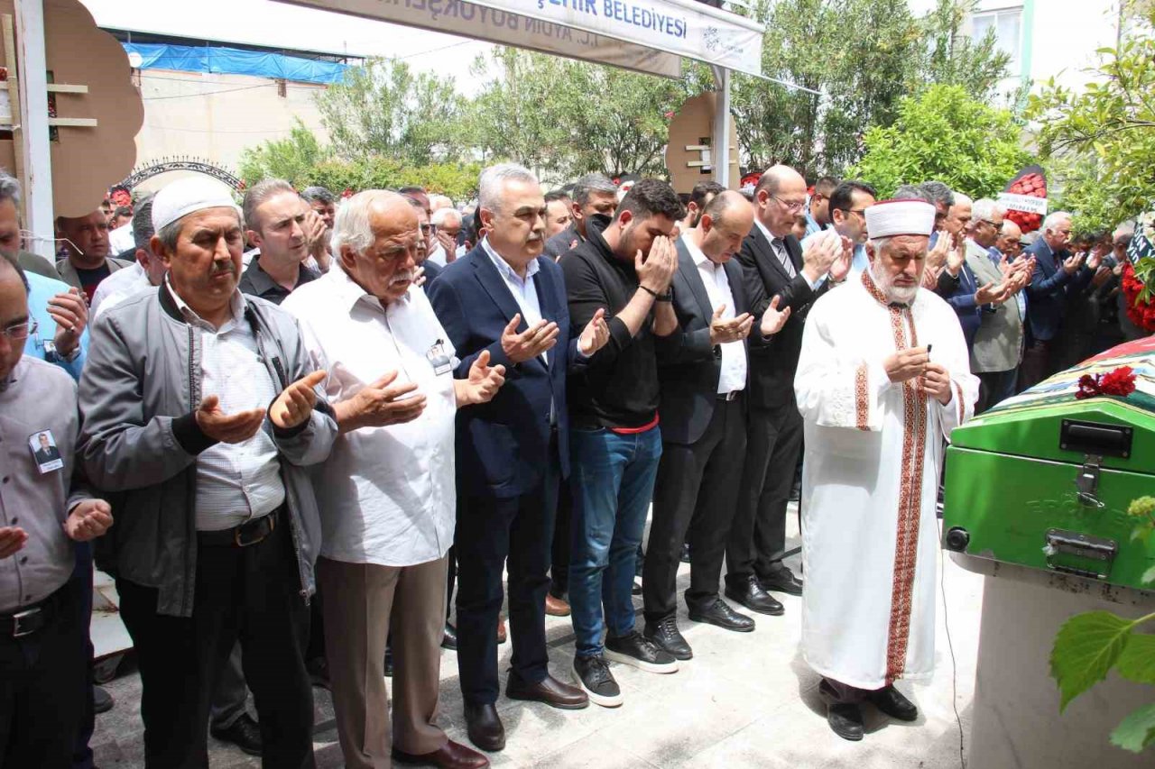 Efsane Başkan Saraç, son yolculuğuna uğurlandı