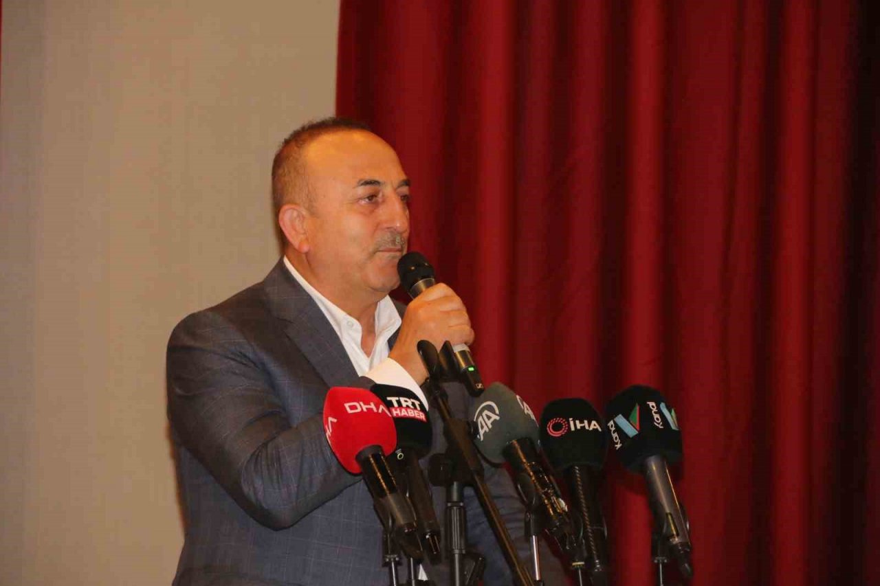 Bakan Çavuşoğlu: “Kim desteklerse desteklesin Suriye’de ve Irak’ta terör koridoru kurulmayacak”