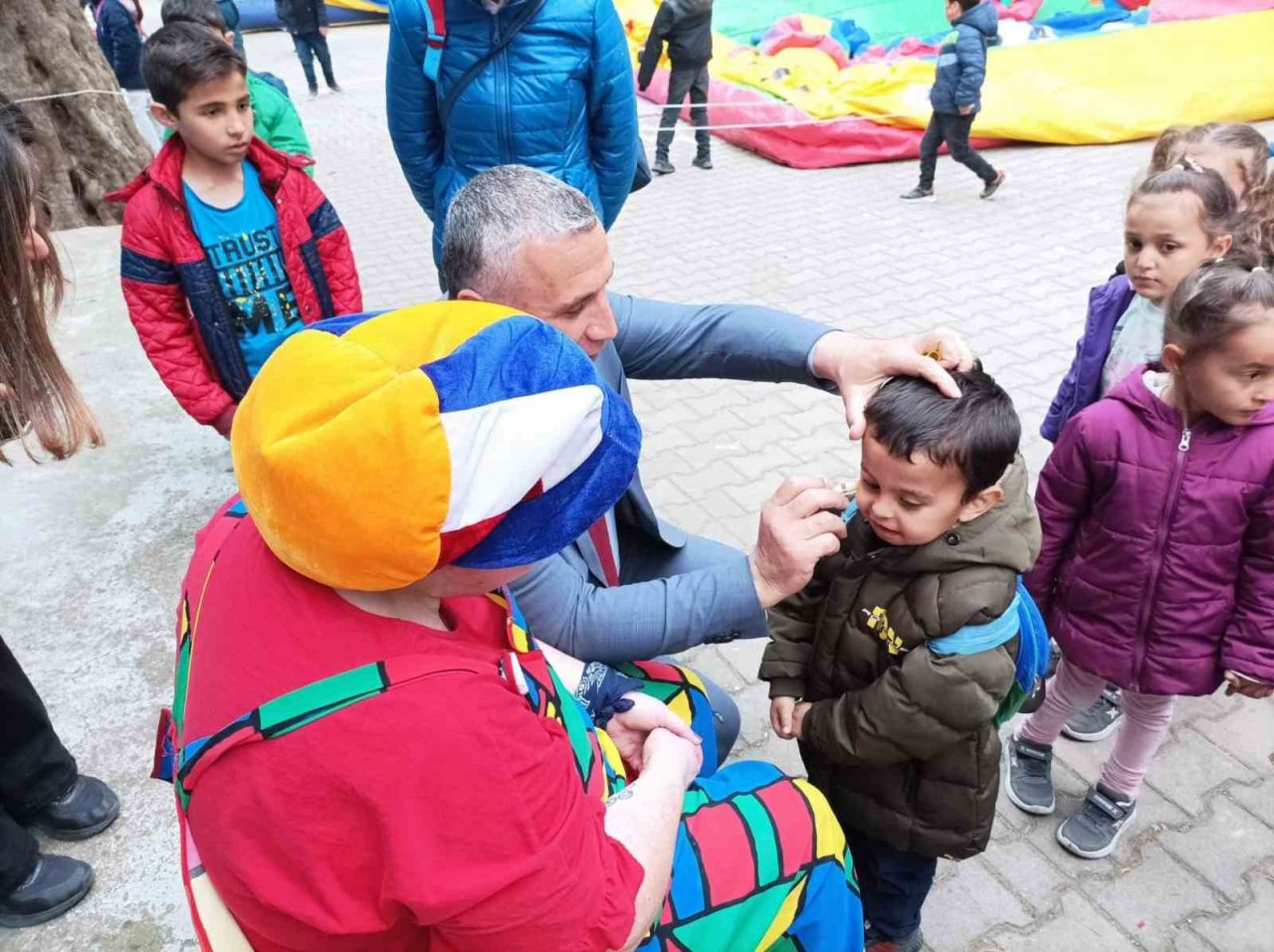 Köy okulunda Bilim ve Bahar Şenliği