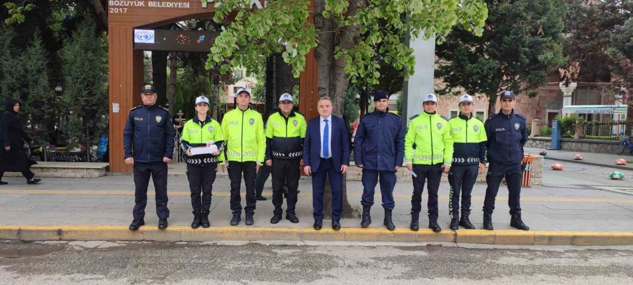 Bozüyük’te sürücülere uygulamalı eğitim ve bilgilendirme yapıldı