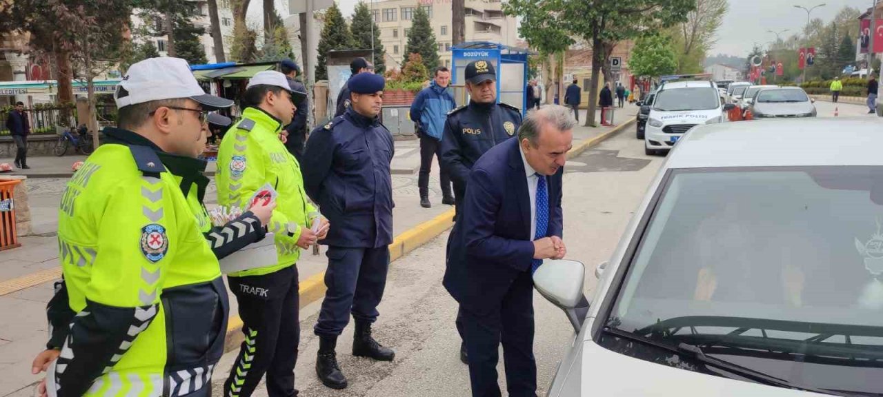 Bozüyük’te sürücülere uygulamalı eğitim ve bilgilendirme yapıldı