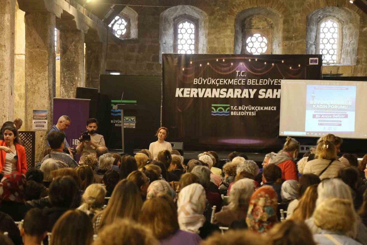 Büyükçekmece’de düzenlenen “Kadın Forumu”nda kadın hakları tartışıldı