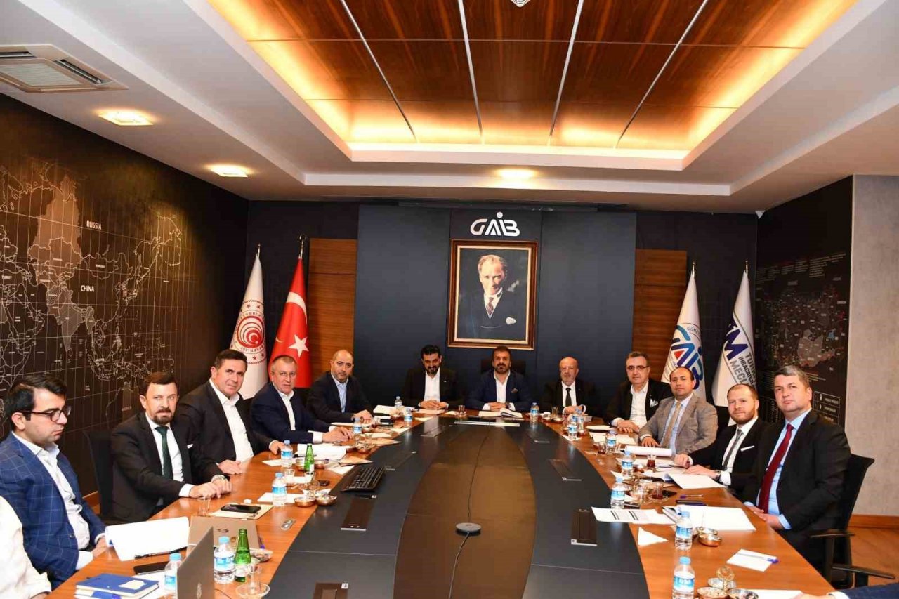 Celal Kadooğlu: “Ekinlerimizin yağmura doyması üretime olumlu yansıyacak”