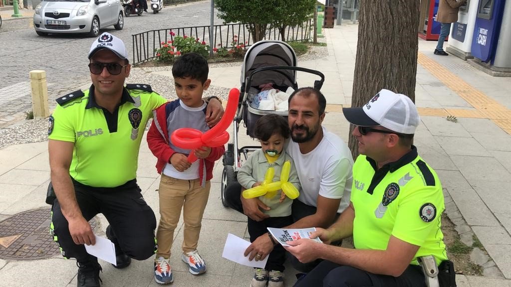 Datça’da sürücüler trafik kuralları hakkında bilgilendirildi
