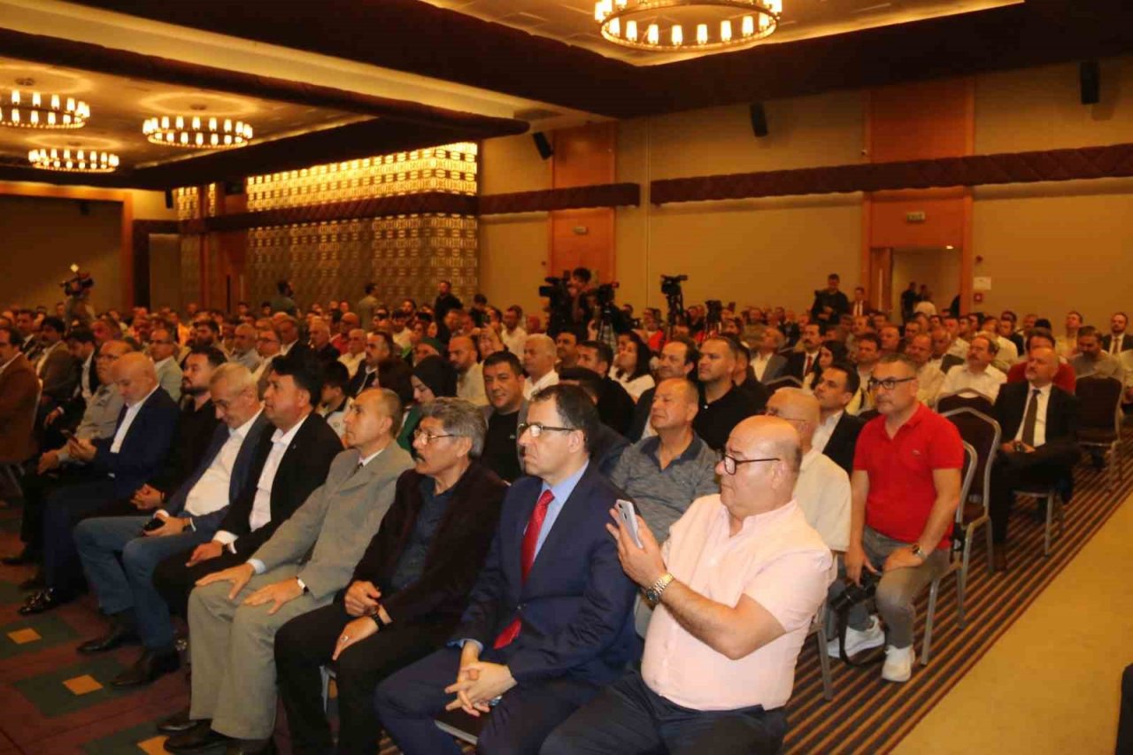 Bakan Çavuşoğlu: “Kim desteklerse desteklesin Suriye’de ve Irak’ta terör koridoru kurulmayacak”