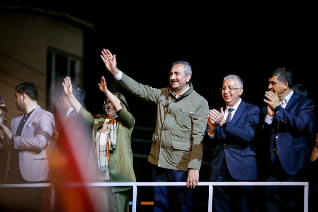 Gül, Fadıloğlu ile Şahin, vatandaşların sorunlarını dinledi