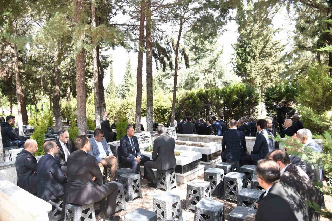 Sanayici N. Topçuoğlu mezarı başında dualarla anıldı