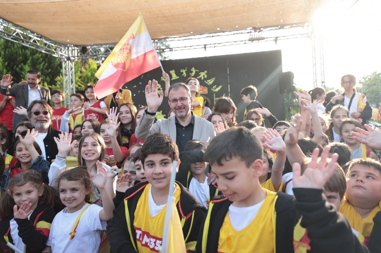 Bakan Kasapoğlu: “İzmir’in 50 yıllık özlemini bugün gerçekleştiriyoruz”