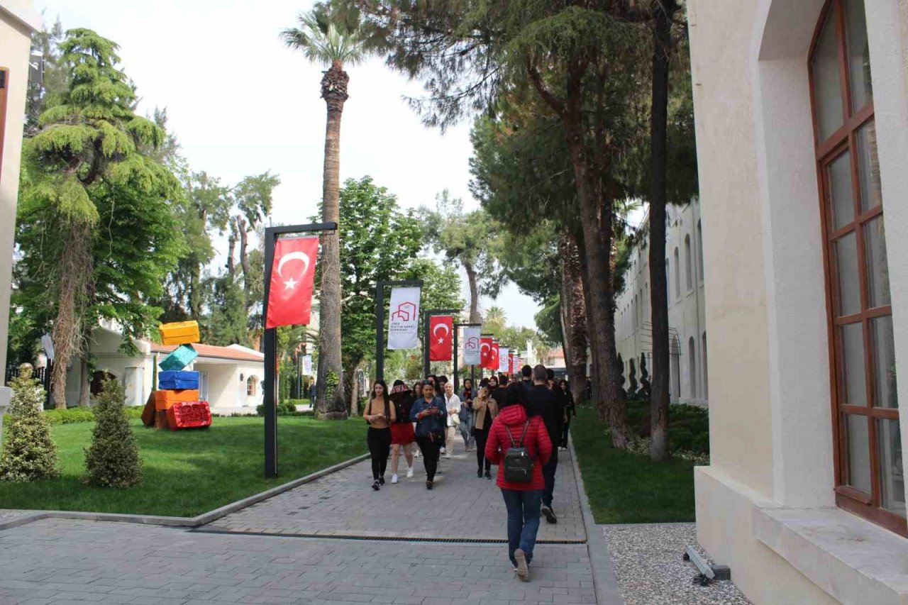 İzmirlilerin yeni buluşma noktası: "İzmir Kültür ve Sanat Fabrikası"