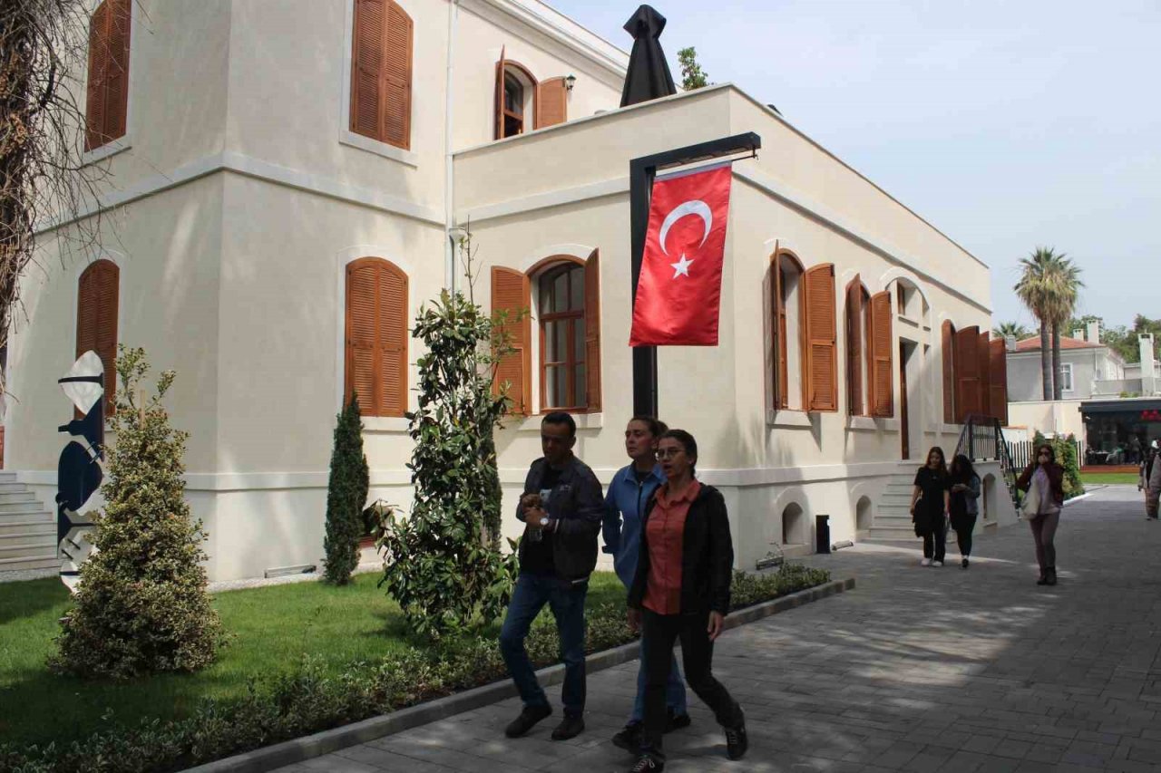 İzmirlilerin yeni buluşma noktası: "İzmir Kültür ve Sanat Fabrikası"