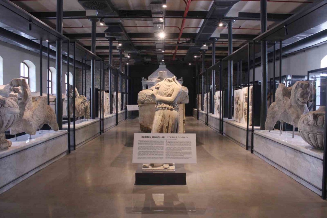 İzmirlilerin yeni buluşma noktası: "İzmir Kültür ve Sanat Fabrikası"