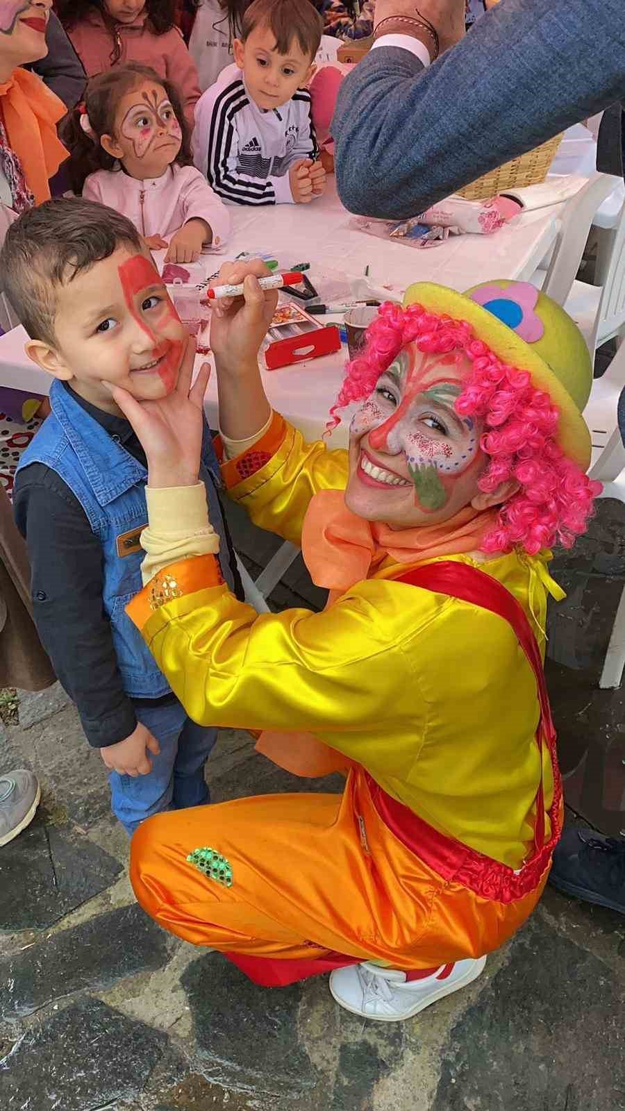 İzmit’te depremzede minikler için "Çocuklar Gülsün" etkinliği