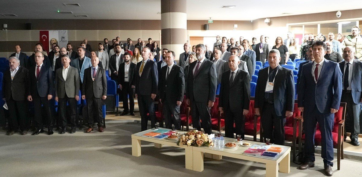 6. Uluslararası Demir ve Çelik Sempozyumu başladı