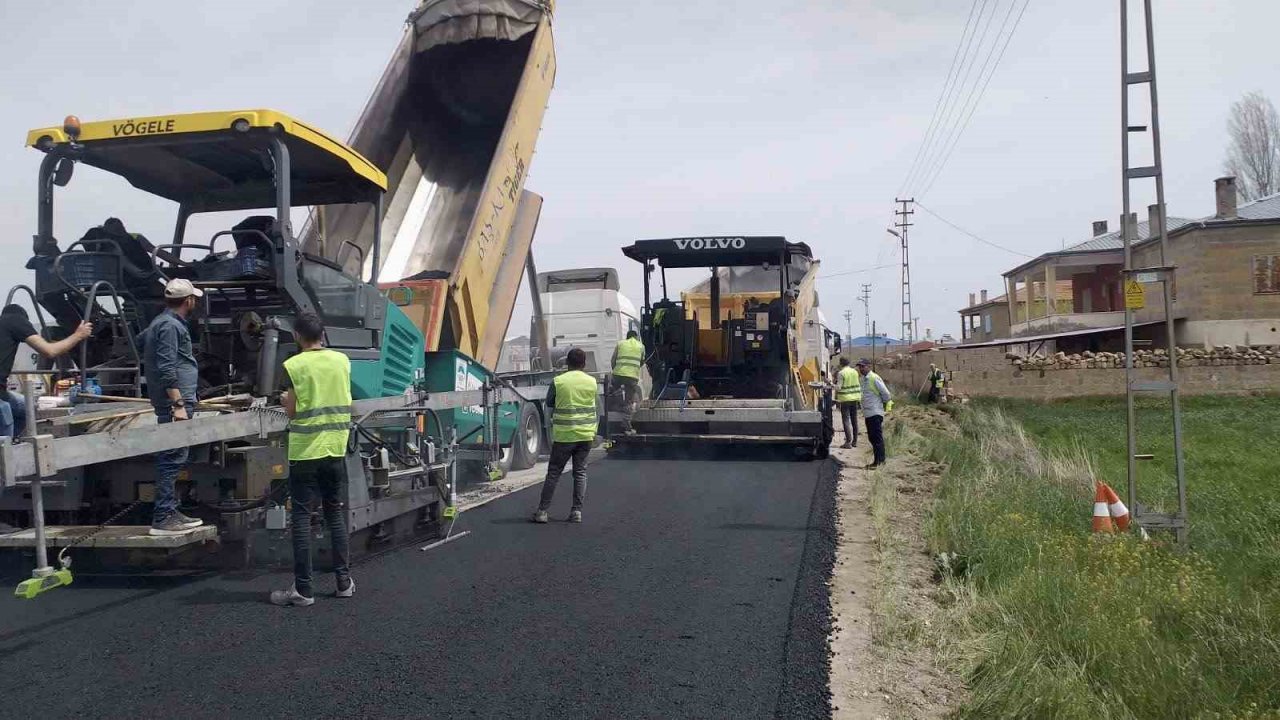 Başkan Büyükkılıç verdiği sözü tuttu: Akmescit’te 4 milyon TL’lik asfalt çalışması yapılıyor