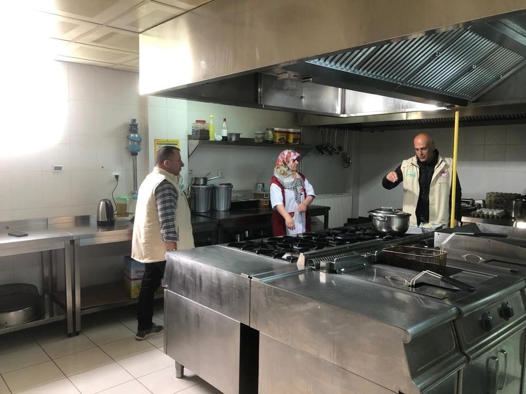 Beyşehir’de kafeterya, büfe, yemekhaneler denetlendi