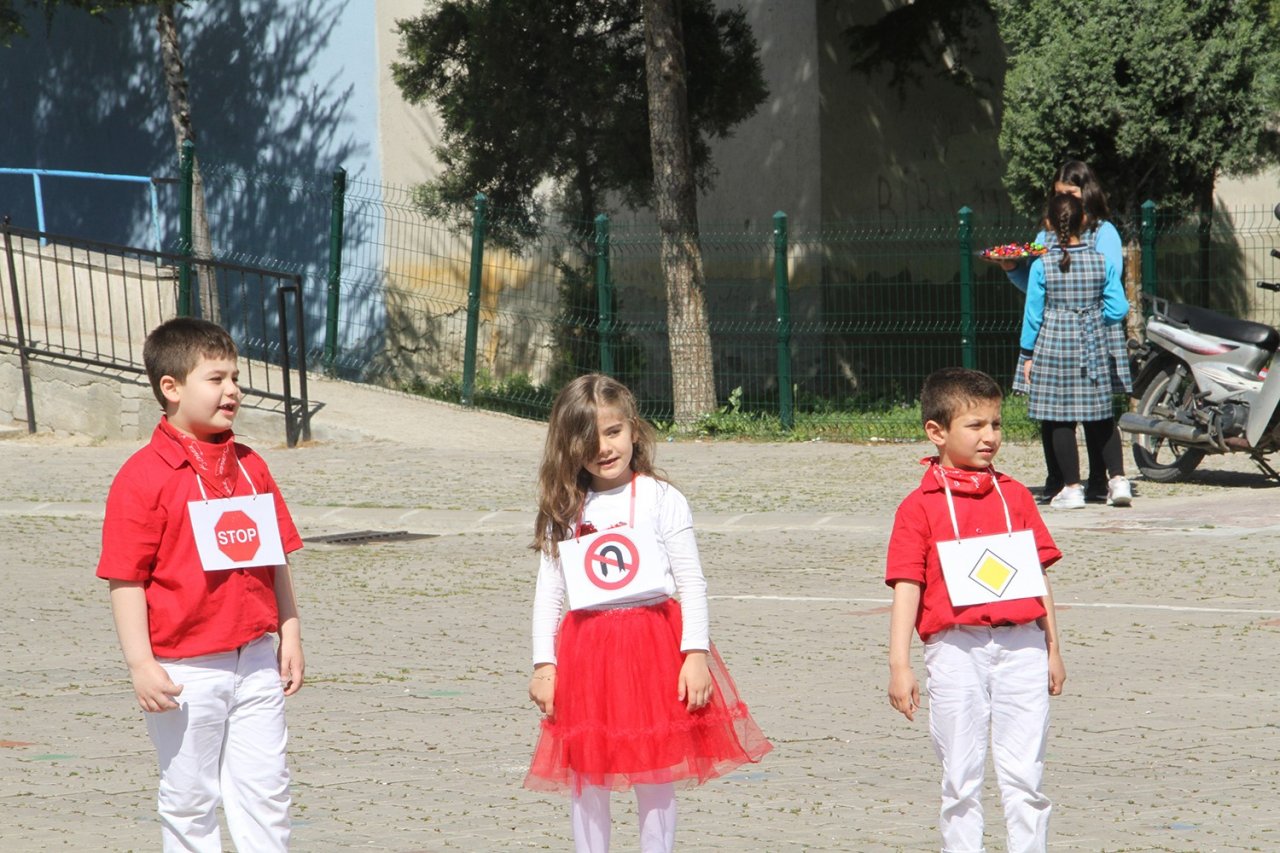 Kula’da trafik haftası kutlandı
