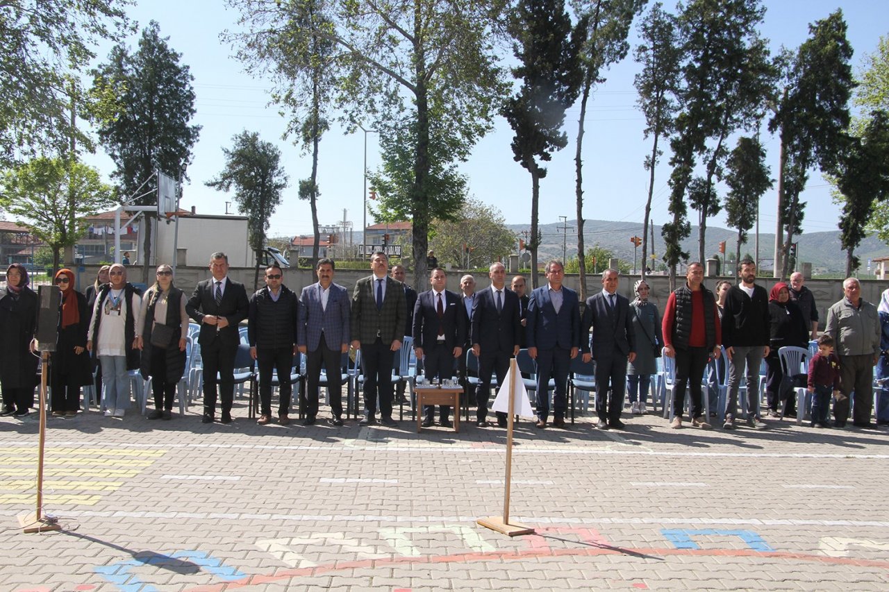 Kula’da trafik haftası kutlandı