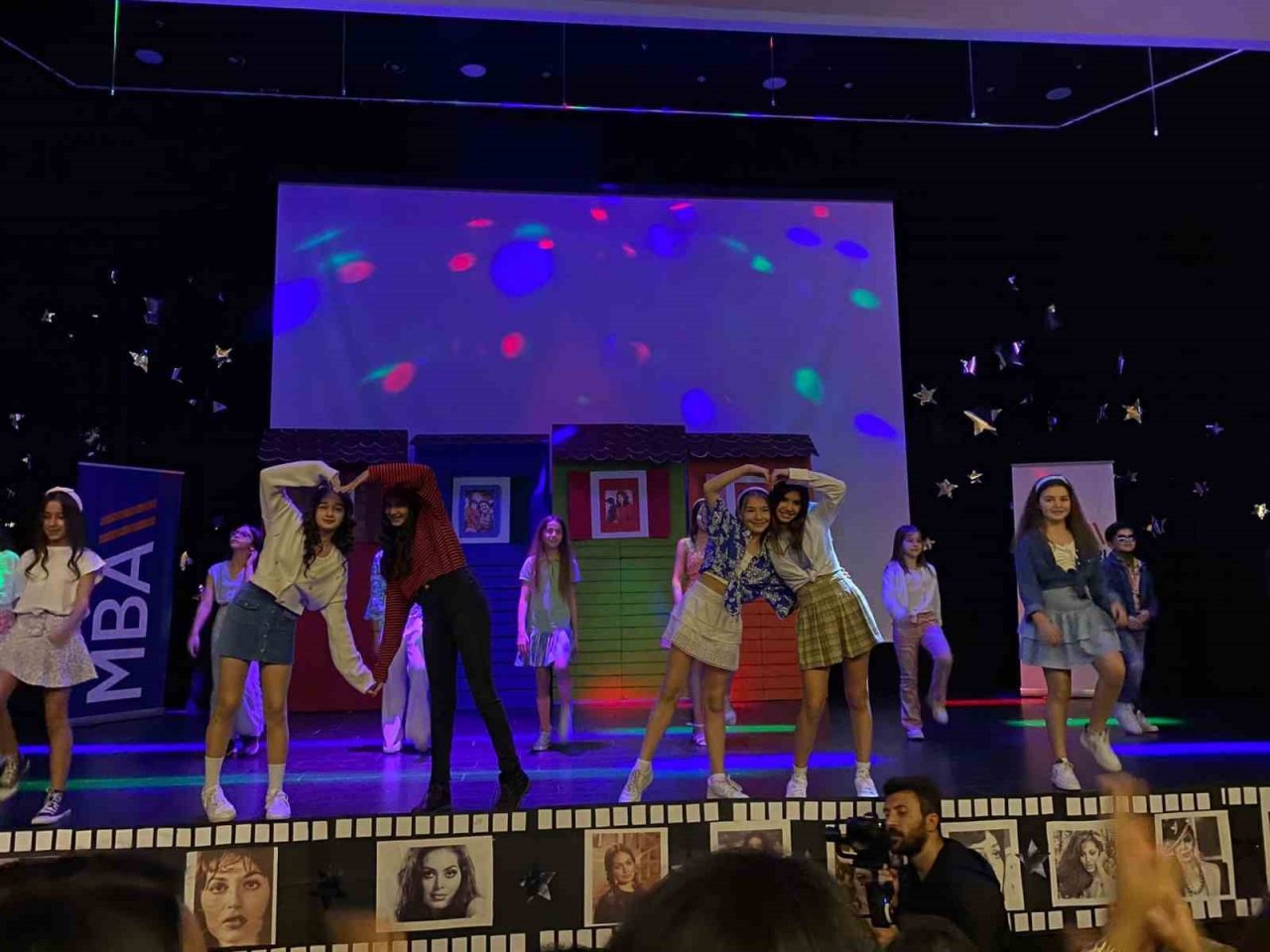 Türkan Şoray anneler günü söyleşisinde MBA Okulları öğrencileriyle buluştu