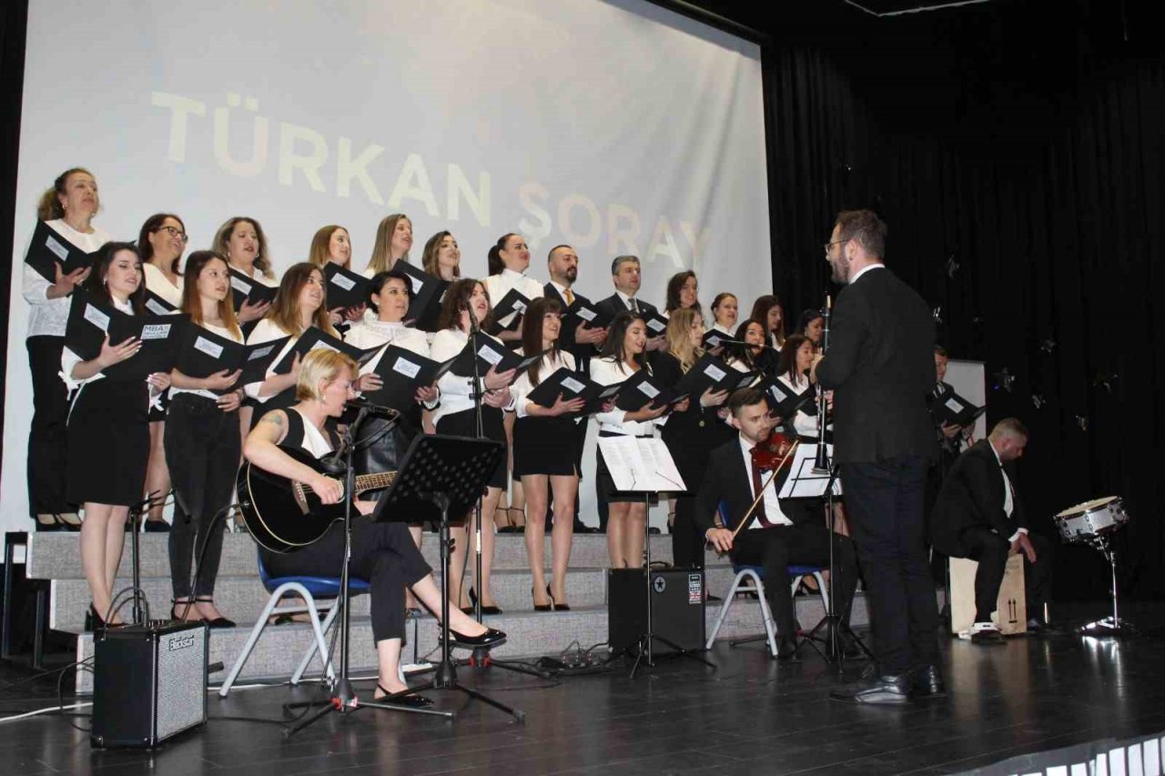 Türkan Şoray anneler günü söyleşisinde MBA Okulları öğrencileriyle buluştu