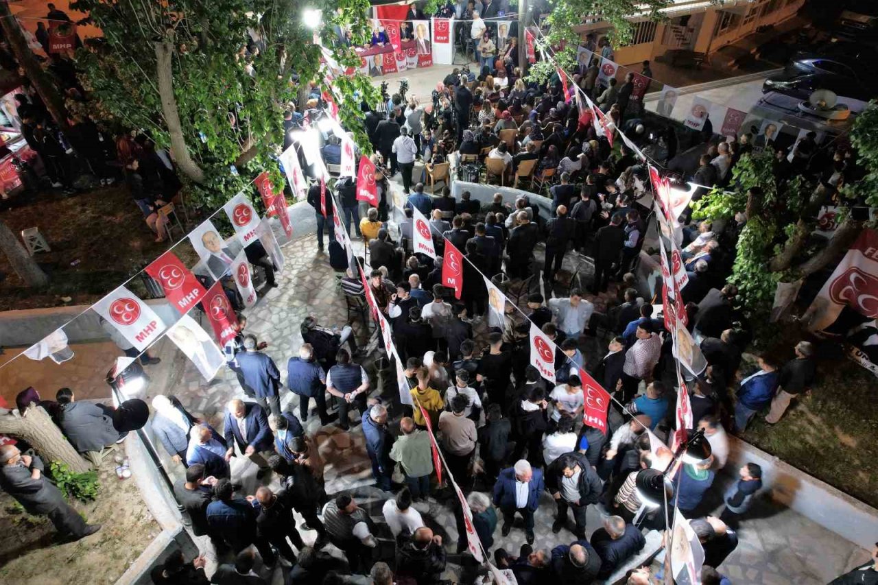 Denizli MHP’den miting gibi aday tanıtım toplantısı