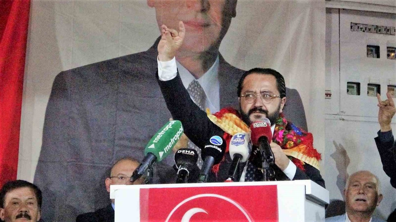 Denizli MHP’den miting gibi aday tanıtım toplantısı