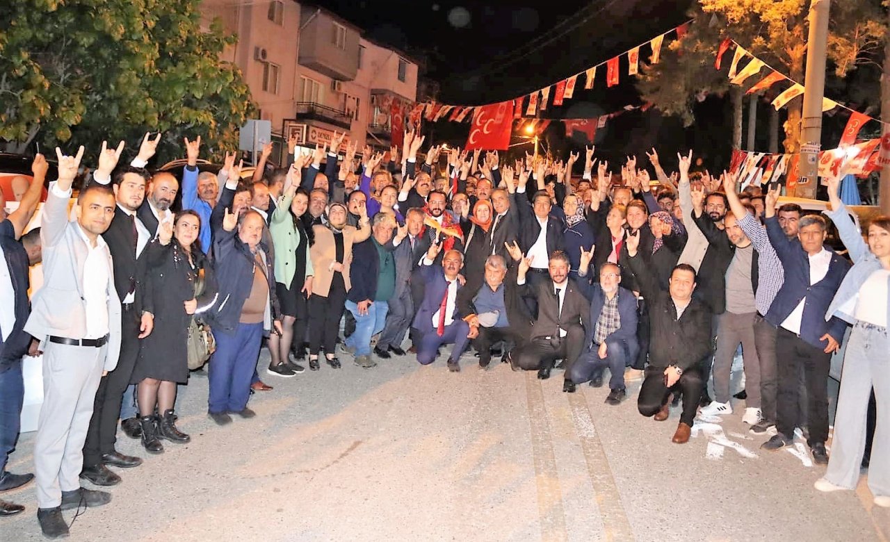 Denizli MHP’den miting gibi aday tanıtım toplantısı