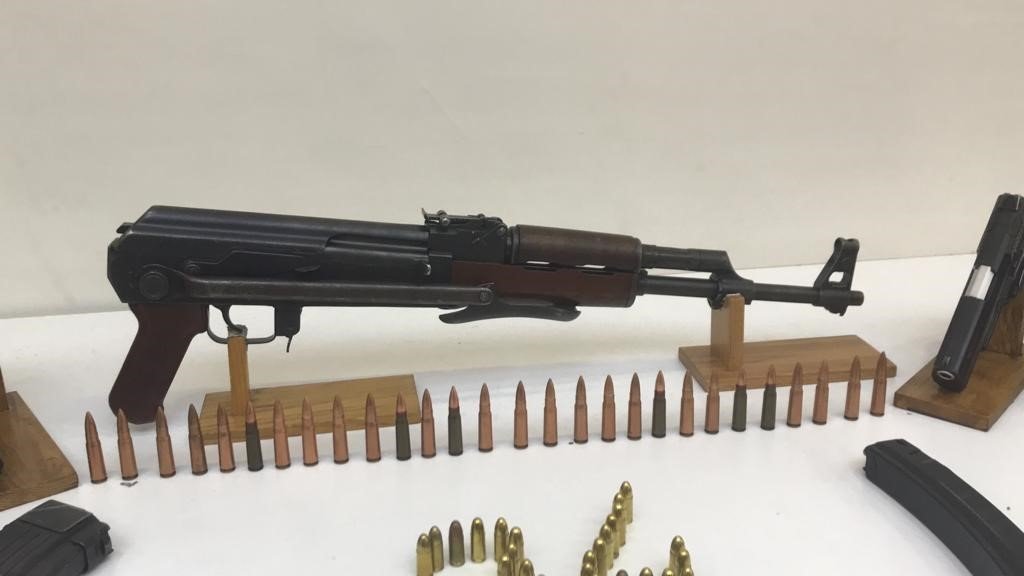 Eylem arayışındaki çeteye yönelik operasyonda çok sayıda silah ve mühimmat ele geçirildi