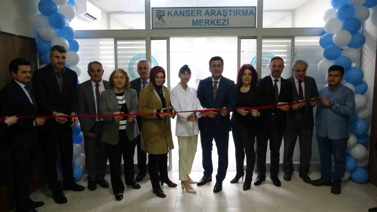 Yeni kanser ilaçları için kurulan Kanser Araştırma Merkezi açıldı