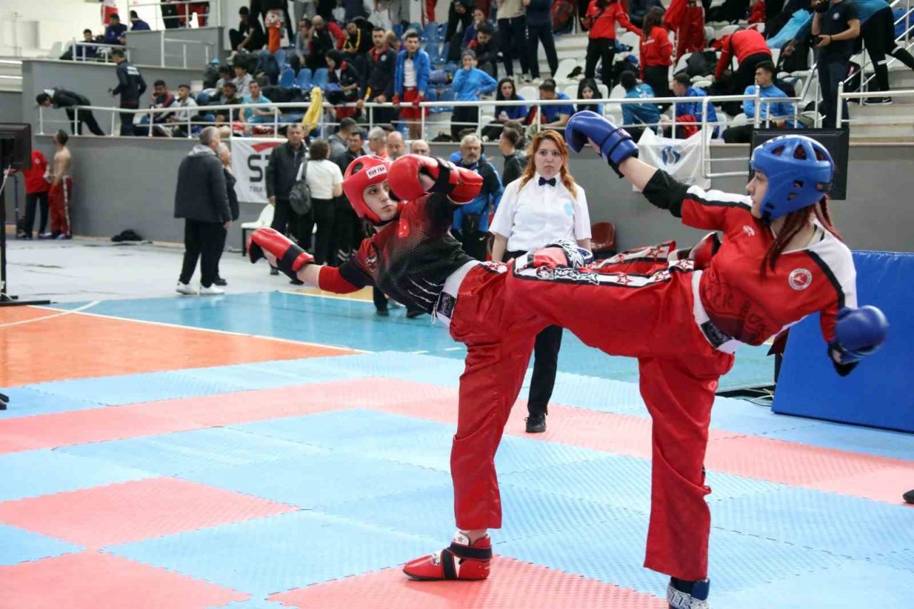 Tokat’ta ’Türkiye Kick Boks Şampiyonası’nın açılışı gerçekleştirildi