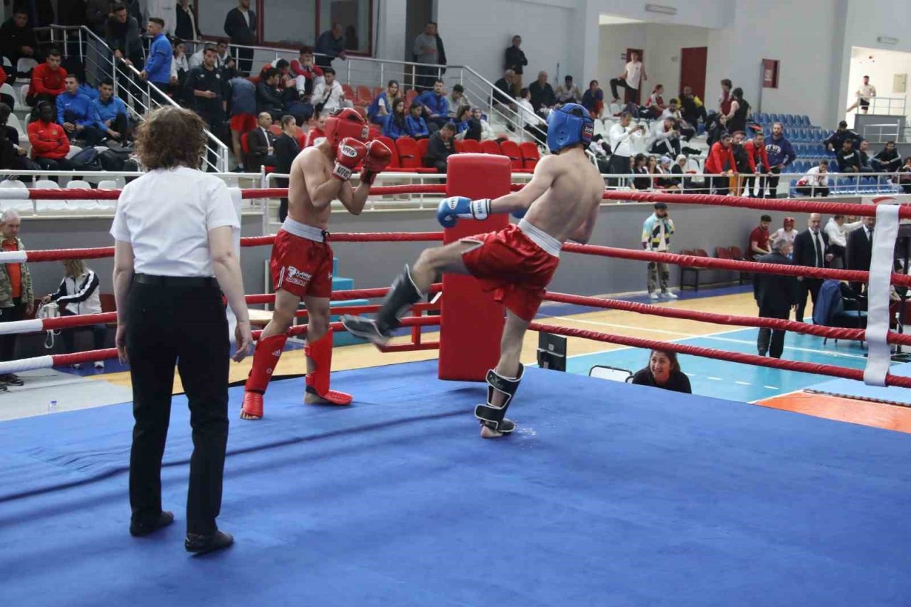 Tokat’ta ’Türkiye Kick Boks Şampiyonası’nın açılışı gerçekleştirildi
